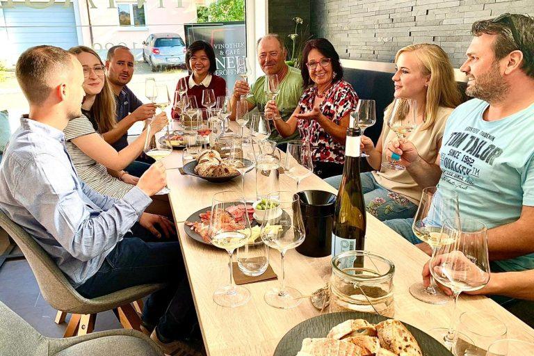 Weinprobe mit der Familie oder mit Freunden in Friedrichshafen am Bodensee in der Vinothek Vintage 1989